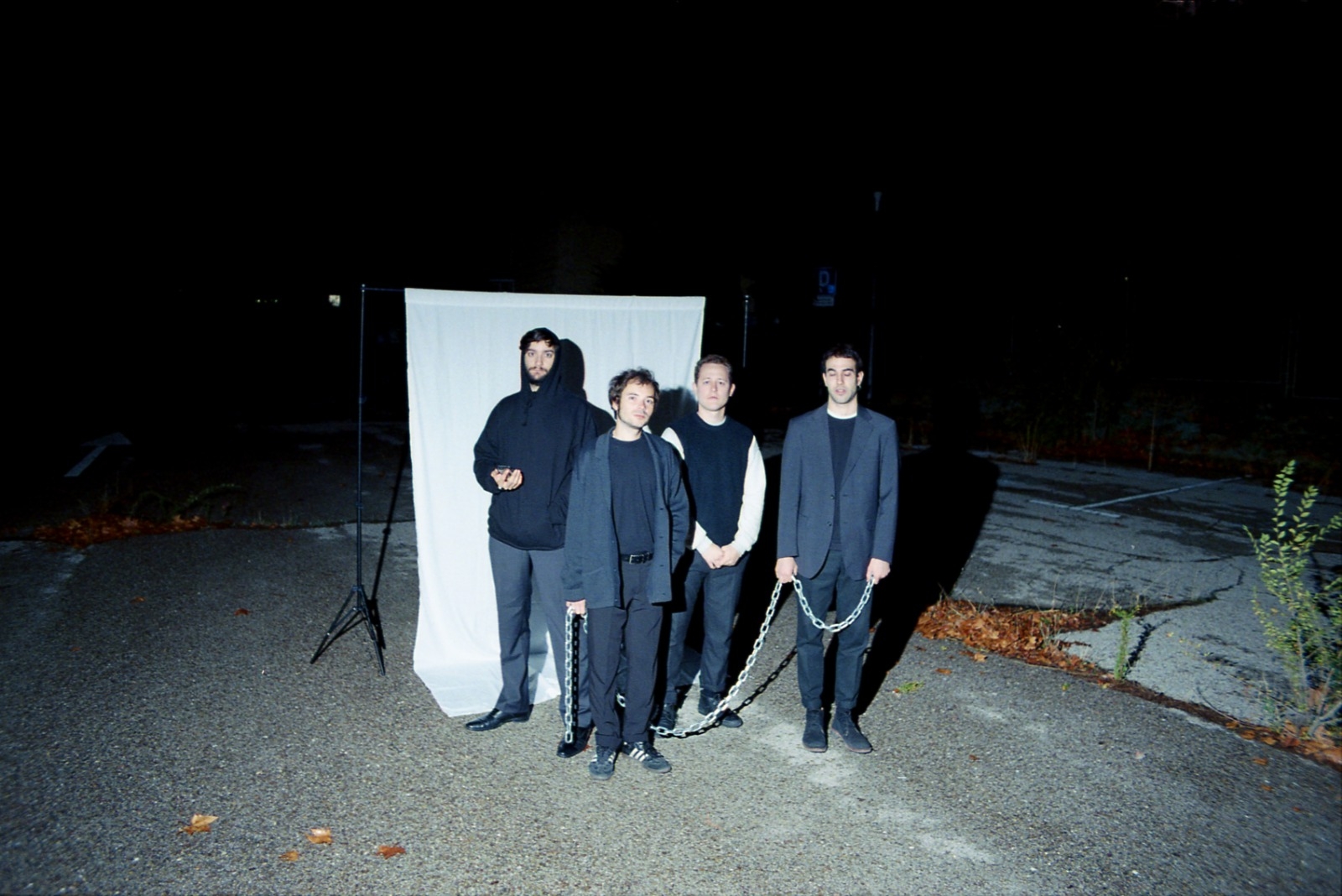 Bailar pisando cristales: el quién es quién de la fiesta de Humo Internacional en València

