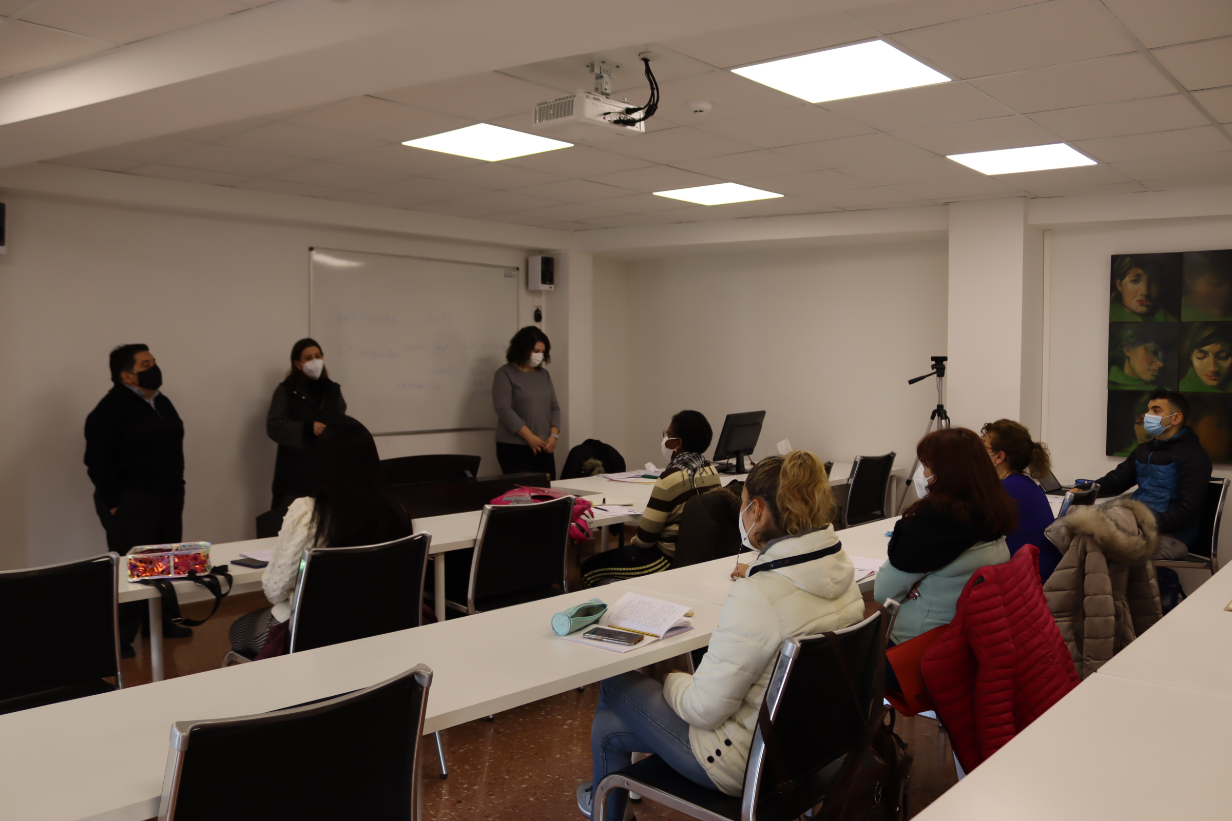 Vila-real obri una nova edició dels cursos de valencià per a nouvinguts i per a pares i mares