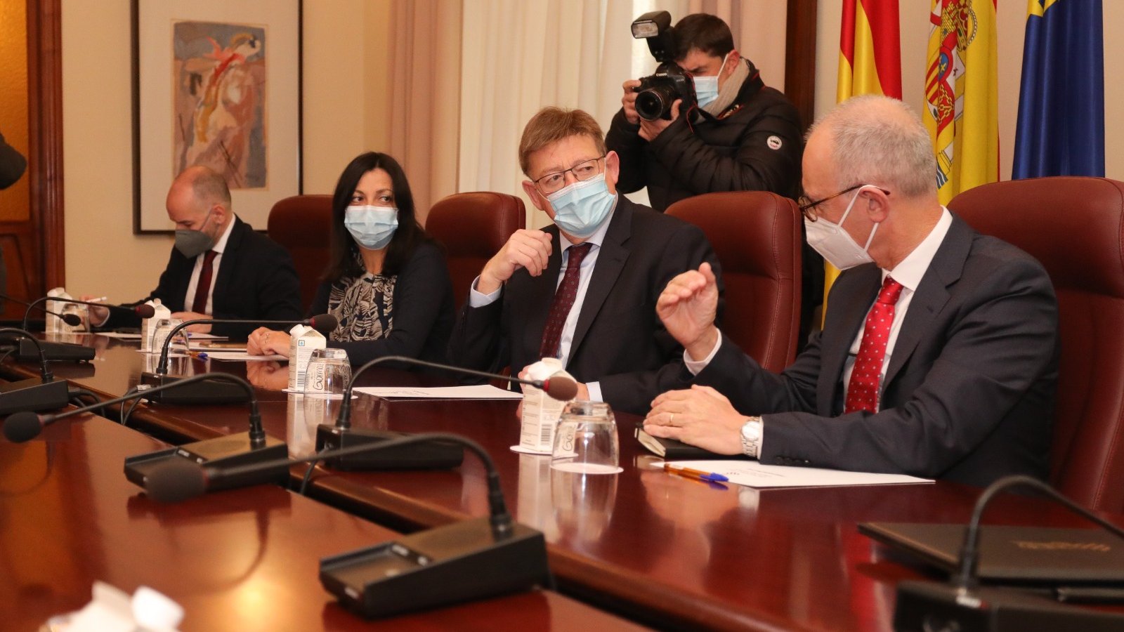 Puig, reunido este martes con Ascer, BP y Anffec en Castellón. Foto: GVA - 