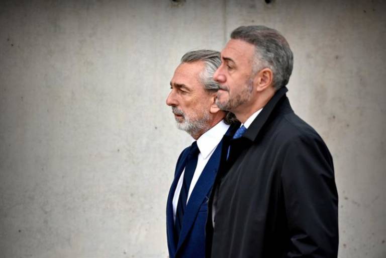  Llevan al TSJCV bolsas con ropa para Correa y Crespo