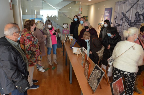Oropesa del Mar lleva hasta el museo las pinturas y dibujos hechos por sus mayores 