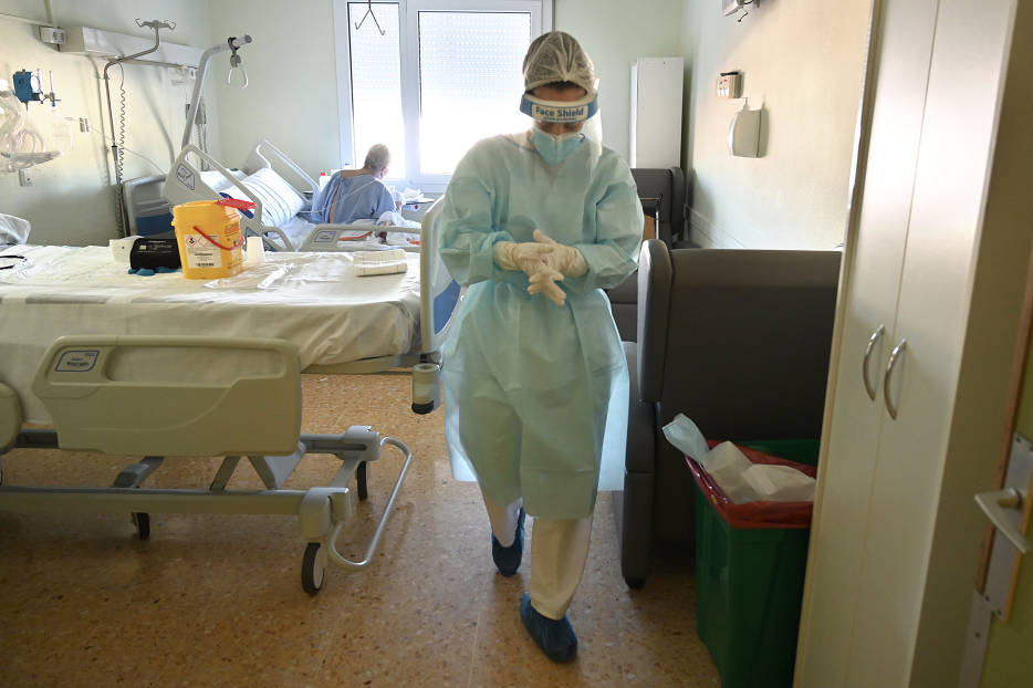 Más de 500 sanitarios están de baja en la provincia por el coronavirus