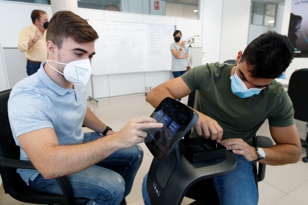 La robótica inteligente de Bumerania, al servicio del visitante de TechYhotel en Fitur 2022