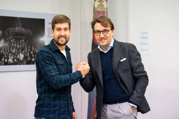 Aitor: “Me siento súper identificado con los colores del Levante”
