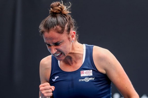 Sorribes debuta en el Open de Australia con una cómoda victoria ante la belga Flipkens