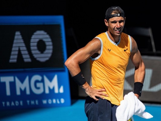 Nadal convence en su estreno en Australia ante Giron
