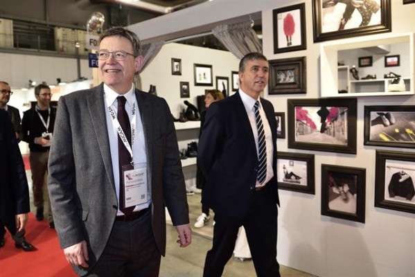 Puig anuncia que la Agencia de la Innovación prestará ayuda al calzado para crear un 'clúster' en el Vinalopó