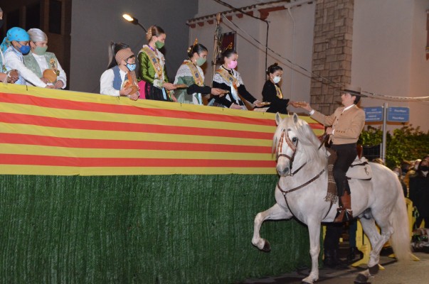 Oropesa del Mar recupera Sant Antoni con la bendición de animales y el reparto de ‘coquetes’