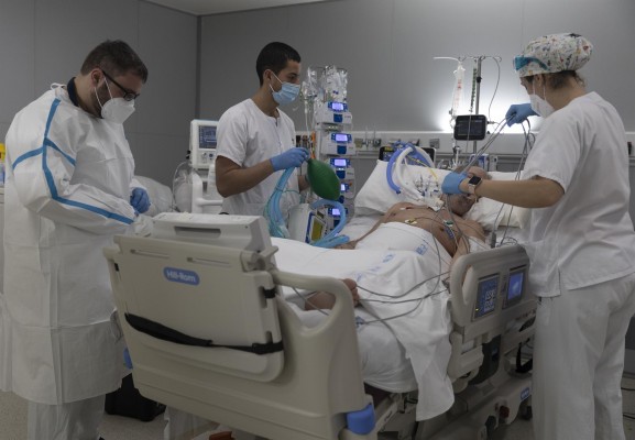 España suma 162.508 casos y 139 muertes con covid, mientras la incidencia sube a 3.192