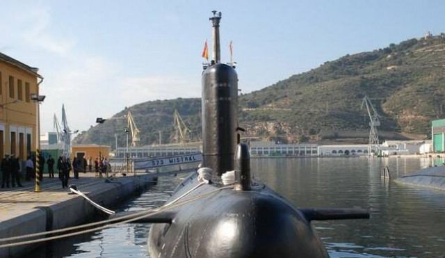 La cartagenera Konyxagui se queda con las 66 toneladas de baterías del submarino Mistral para extraer y reciclar el plomo

