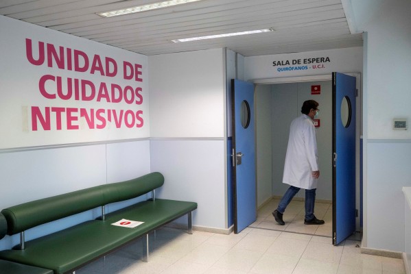 El 95% de los pacientes de la UCI del hospital Reina Sofía no están vacunados