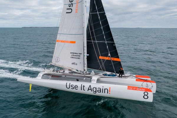 La Bitácora del Role: Alex Pella 'vuela' a por el récord de la vuelta al mundo al revés: lleva ya 644 millas de ventaja