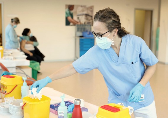 Más de 12,5 millones de españoles cuentan ya con la dosis de refuerzo de la vacuna contra la covid