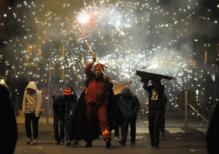 Castelló suspén Sant Antoni i Carnestoltes... però hi ha barris que segueixen endavant