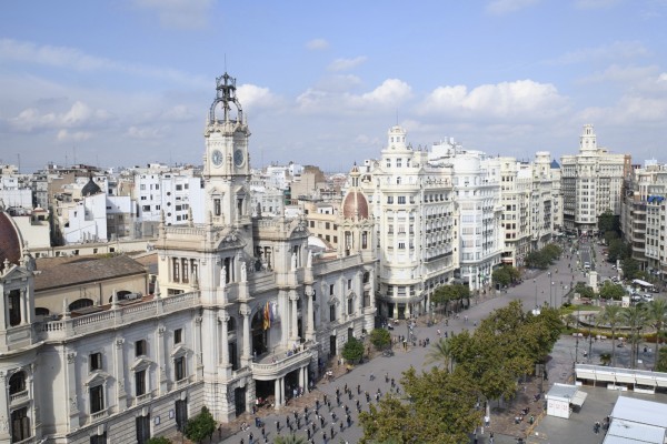 La ola de bajas también llega al Ayuntamiento: 200 funcionarios contagiados fuera del consistorio