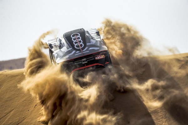 Carlos Sainz se anota su segunda etapa y Al-Attiyah atisba su cuarto Dakar