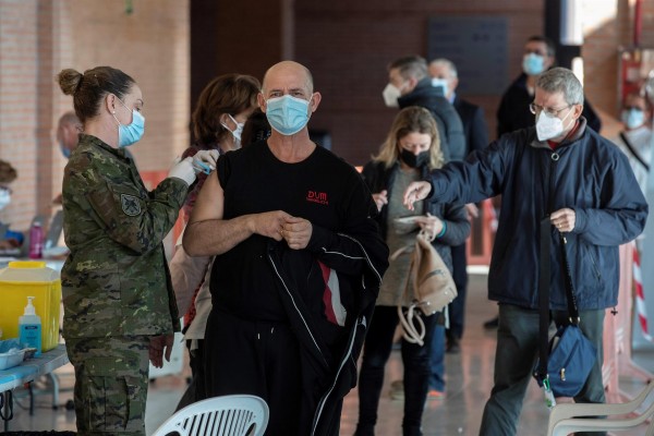 La Región, acorralada por la sexta ola... y aún no ha llegado lo peor: 6.976 casos diarios y 4 fallecidos 