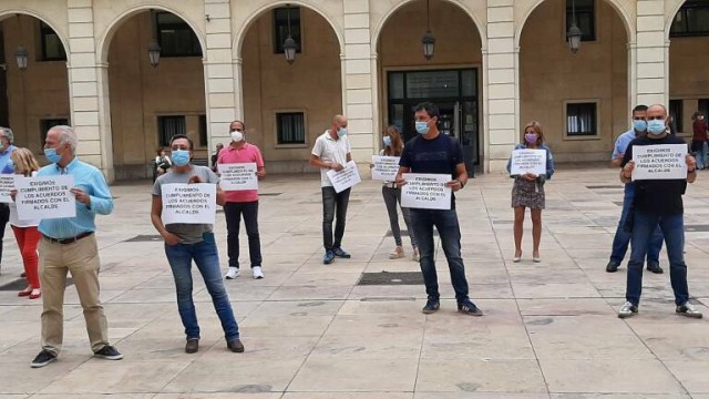 El bipartito de Alicante pone ahora en marcha la carrera profesional prometida a los funcionarios