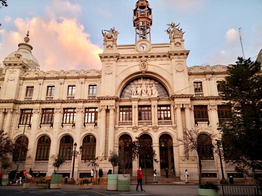 La Generalitat paga finalmente 23,9 millones de euros por el edificio de Correos