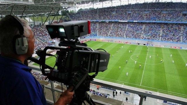 Telefónica negocia con Dazn un acuerdo para poder emitir el 100 % del fútbol
