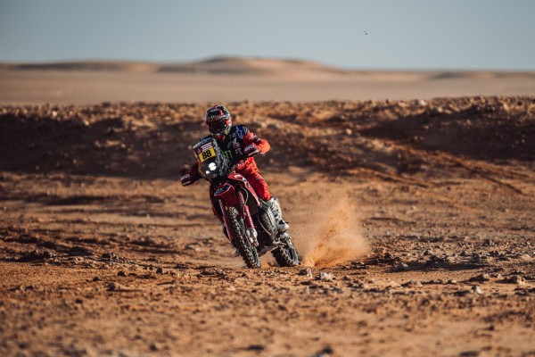 Una sanción de 4 minutos baja a Barreda del podio y lo aleja de la lucha por el Dakar