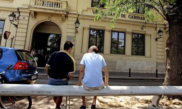 La asistencia de familias a los comedores sociales de Casa Caridad ha aumentado un 68% desde 2013