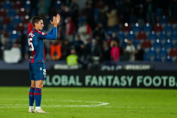 El Levante intenta desbloquear la rampa de salida