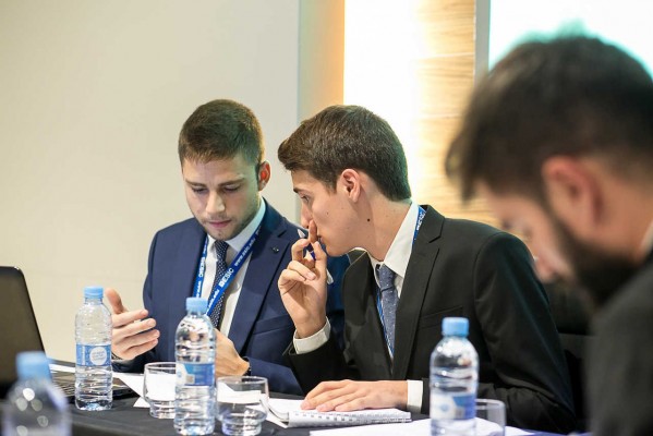 ESIC Valencia organiza el debate preuniversitario “El poder de las palabras” patrocinado por Divina Pastora
 