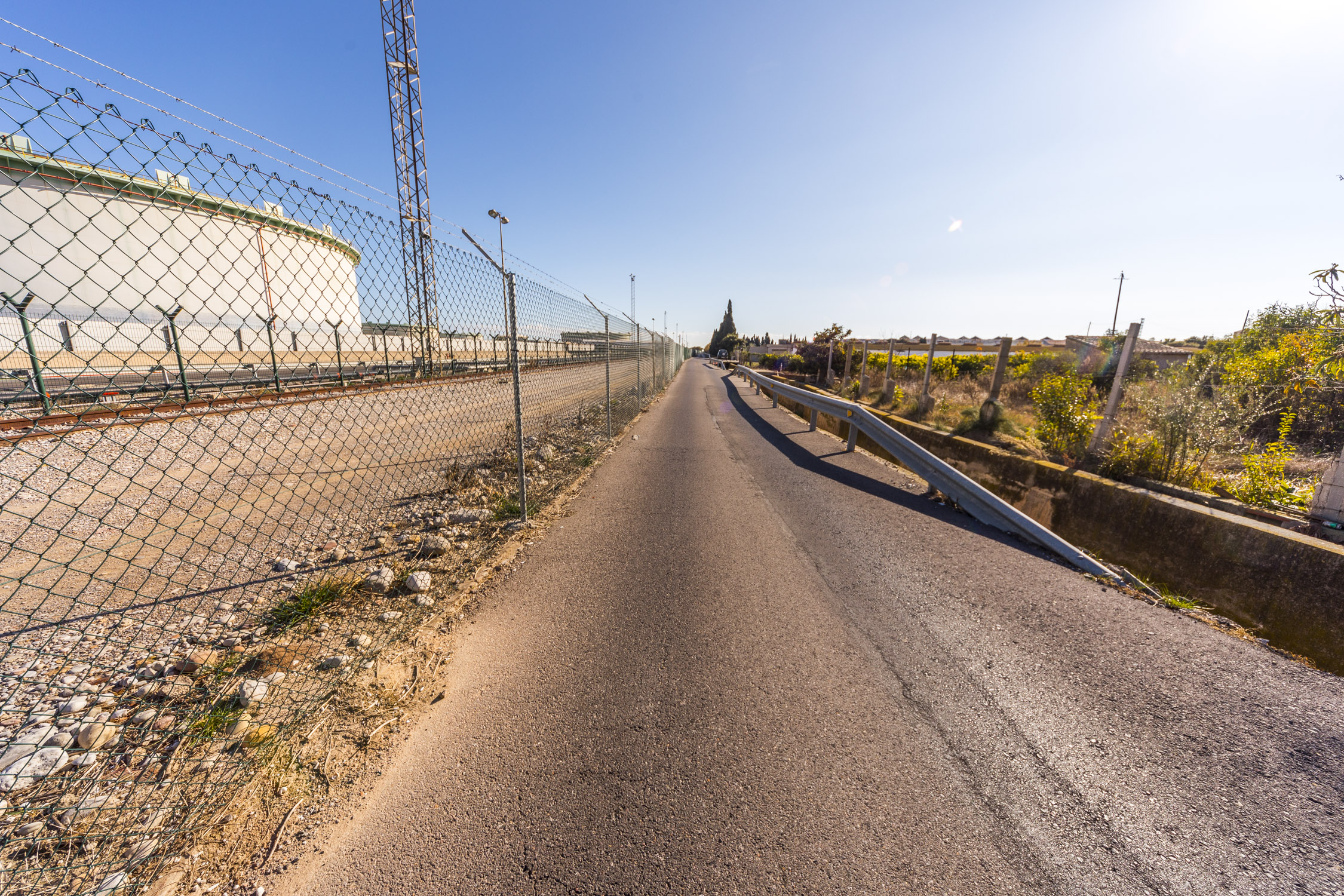 Almassora encarga una auditoría externa para medir el ruido del Serrallo en la playa
