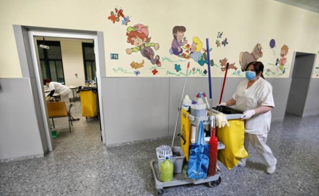 Elche indemnizará a FCC con 300.000 euros por la suspensión de limpieza de colegios por la covid
