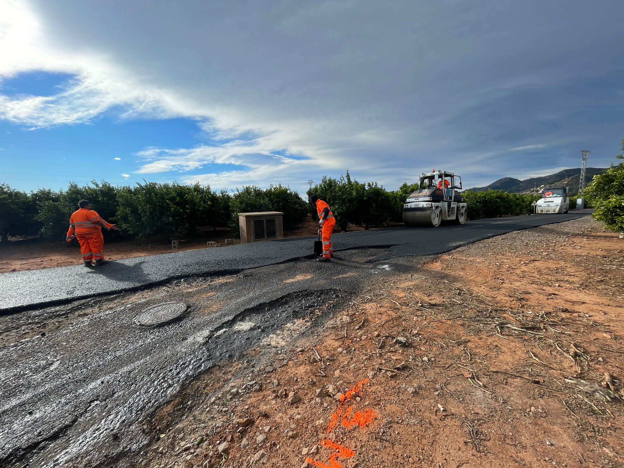 Nules reasfalta y acondiciona el camí rural de la Vieta