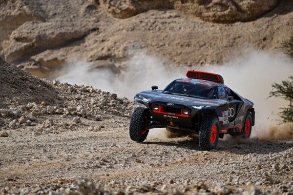 El Audi RS Q e-tron muestra el potencial de la tecnología eléctrica en el Rally Dakar
