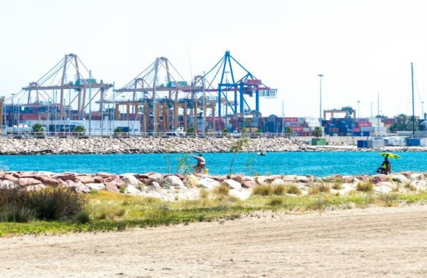 Luz verde a 30 millones para regenerar las playas del Saler afectadas por el Puerto de València