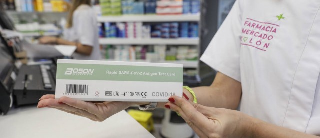 Las farmacias valencianas vendieron 881.000 test de antígenos para fin de año

