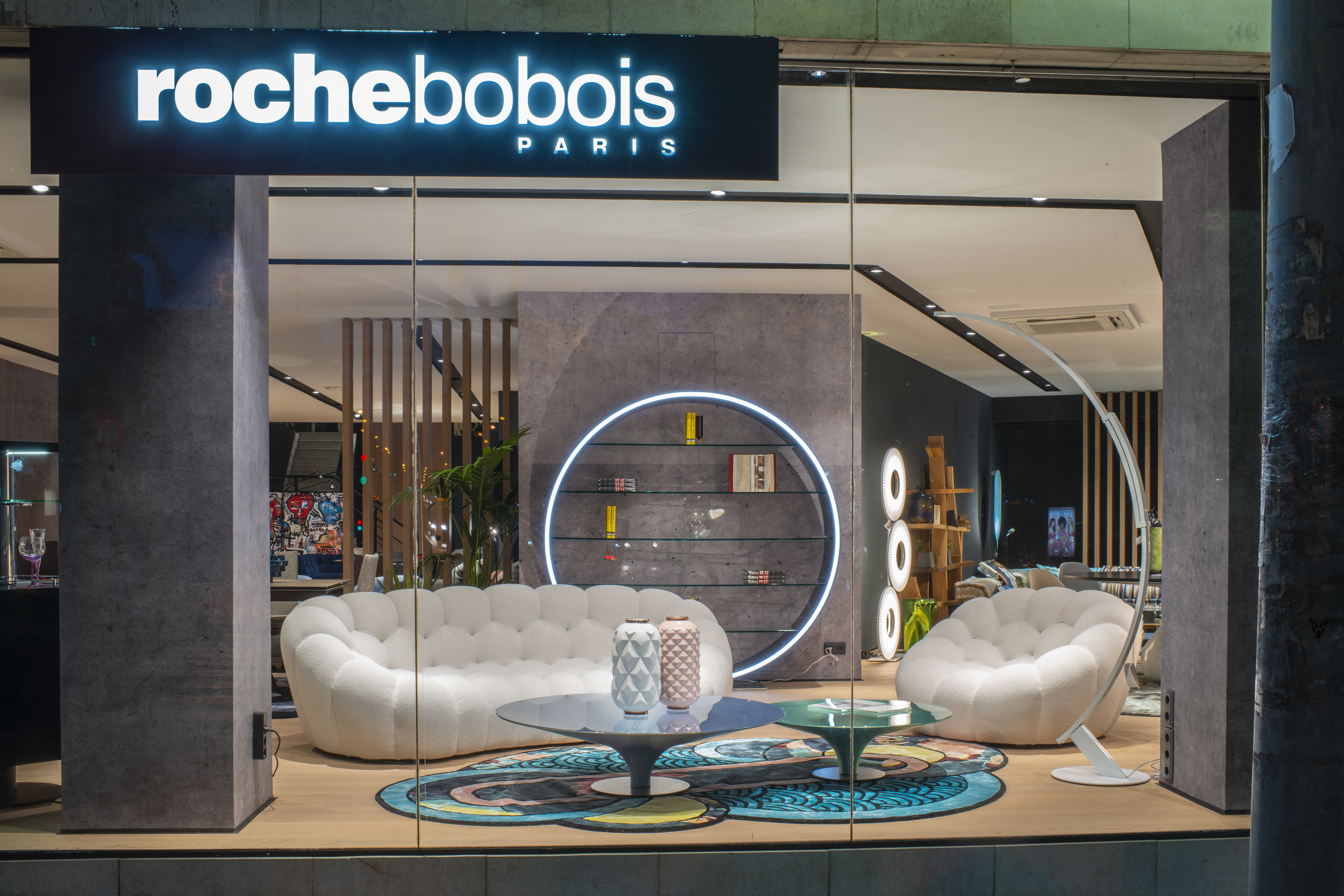 Roche Bobois consolida su apuesta por Alicante con una tienda renovada para sus muebles de alta gama