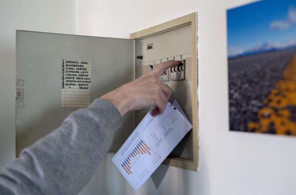El precio de la luz sube este martes un 2,7% y toca su nivel más alto en enero con 223,16 euros/MWh