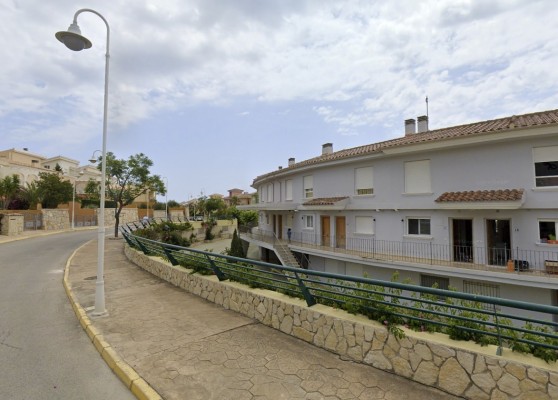 Salen a subasta 71 plazas de garaje y trasteros en una urbanización de Peñíscola por tres euros