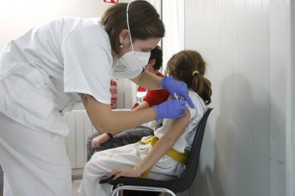 La Comunitat Valenciana recibe 138.690 vacunas, 72.000 de ellas dosis pediátricas
