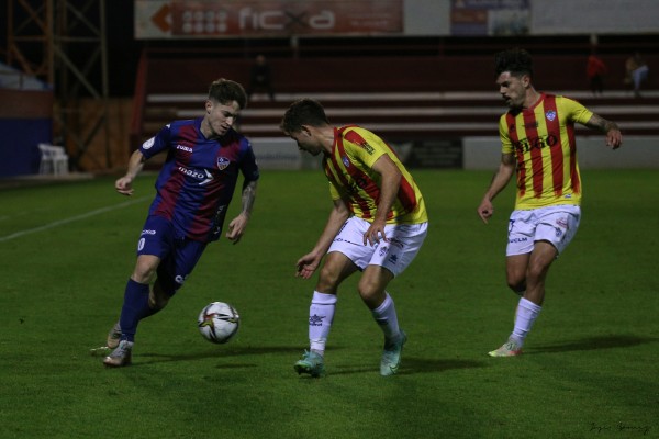 Xavi Estacio asiste en la victoria de la UD Alzira