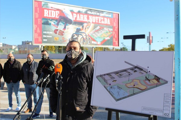 El Ayuntamiento presenta el proyecto para construir el parque de patinaje 'Ride Park Novelda'