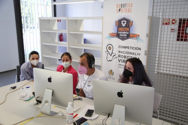 Vila-real vuelve a ser la base de operaciones del concurso de programación de robots de Amazon 