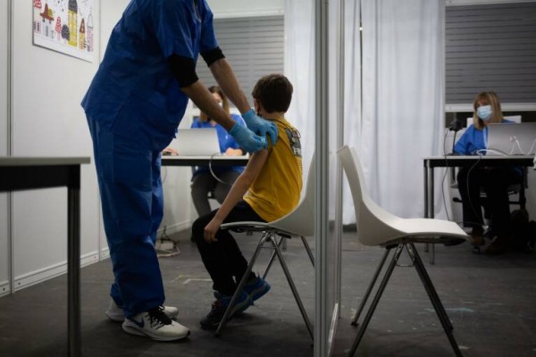 La Comunitat Valenciana retoma este lunes la vacunación pediátrica en los centros escolares