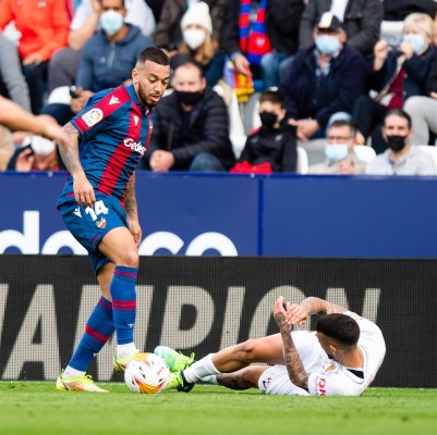 Vezo alcanza los cien partidos oficiales con el Levante
