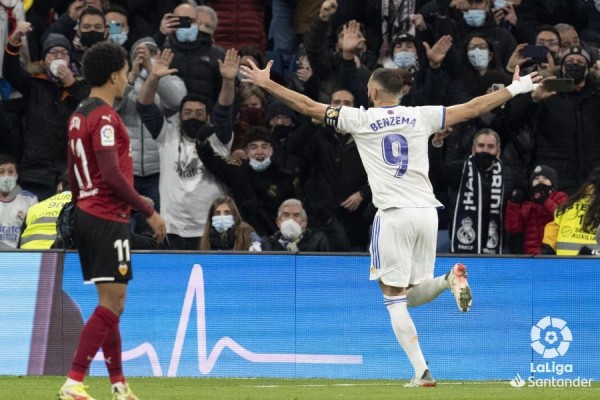 El Valencia ironiza sobre el penalti a Casemiro