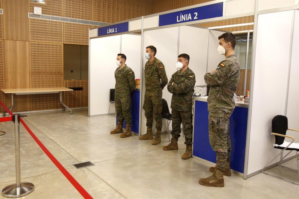 Los militares ya han vacunado a más de 20.000 personas en las trece CCAA que lo solicitaron