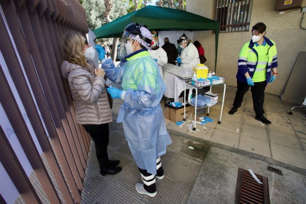 La sexta ola sigue inundando la Región de contagios con 5.558 nuevos positivos y dos fallecidos en Lorca