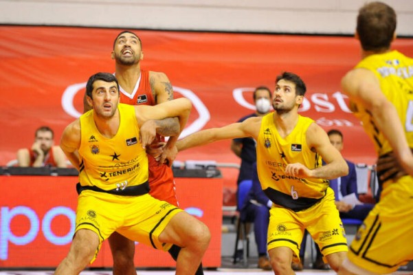 El UCAM recuperará el partido del Tenerife el 16 y será el segundo equipo de la Liga en ponerse al día