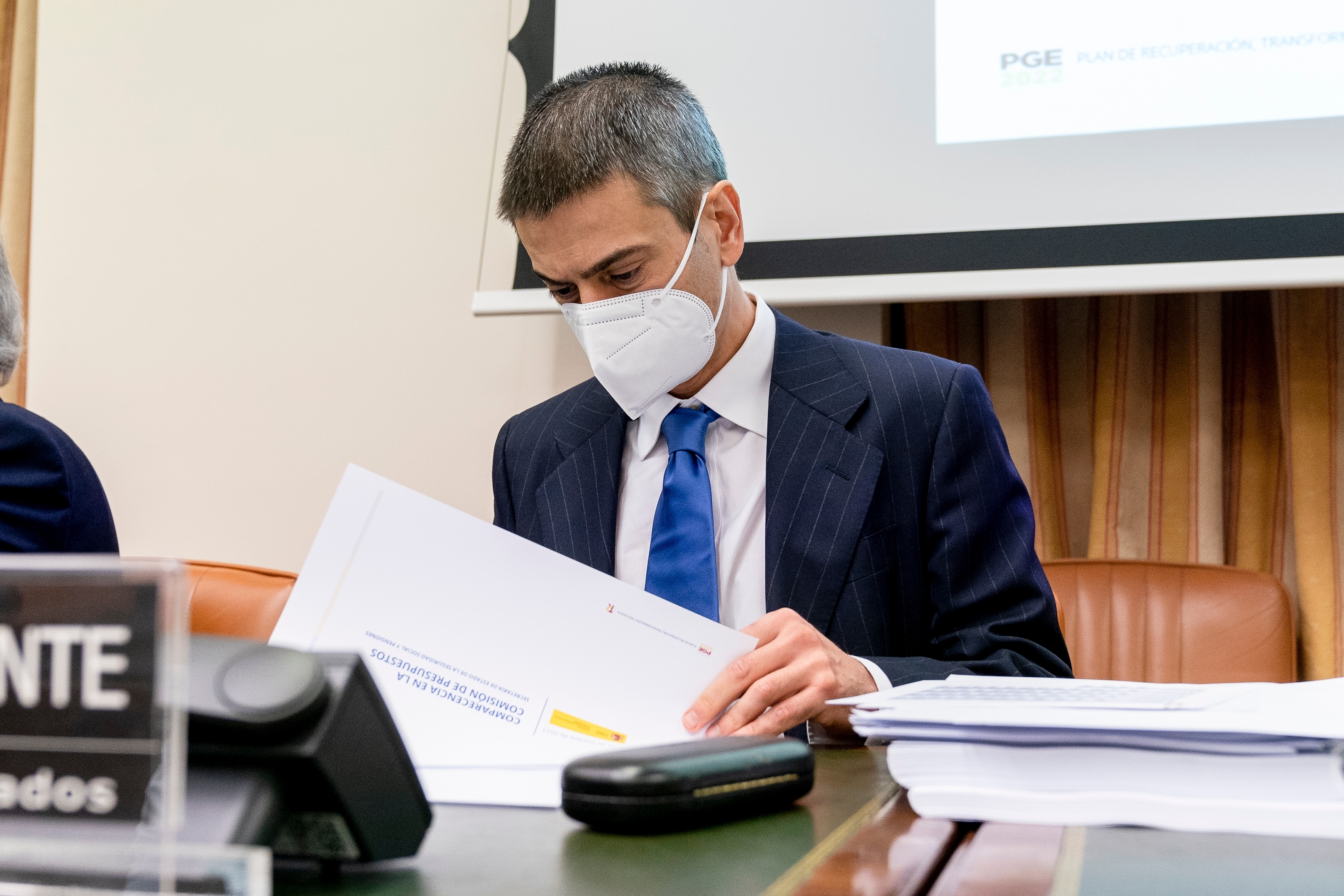 La brecha entre la subida del PIB y la mejora del empleo levanta suspicacias