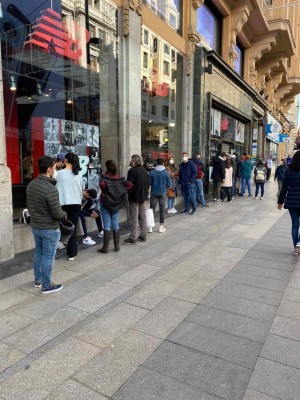 Las tiendas New Balance en España cierran definitivamente al quedarse ya sin stock
