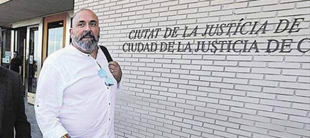 Nomdedéu y Brancal se enfrentan a seis años de cárcel por el caso de los sobres y tensan el Botànic